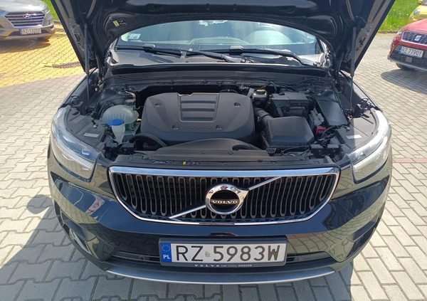 Volvo XC 40 cena 118900 przebieg: 46497, rok produkcji 2019 z Rzeszów małe 352